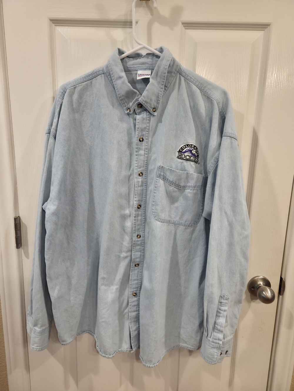 True-Fan Sportswear Colorado Rockies Blue Denim Button-Down Shirt Men’s XL